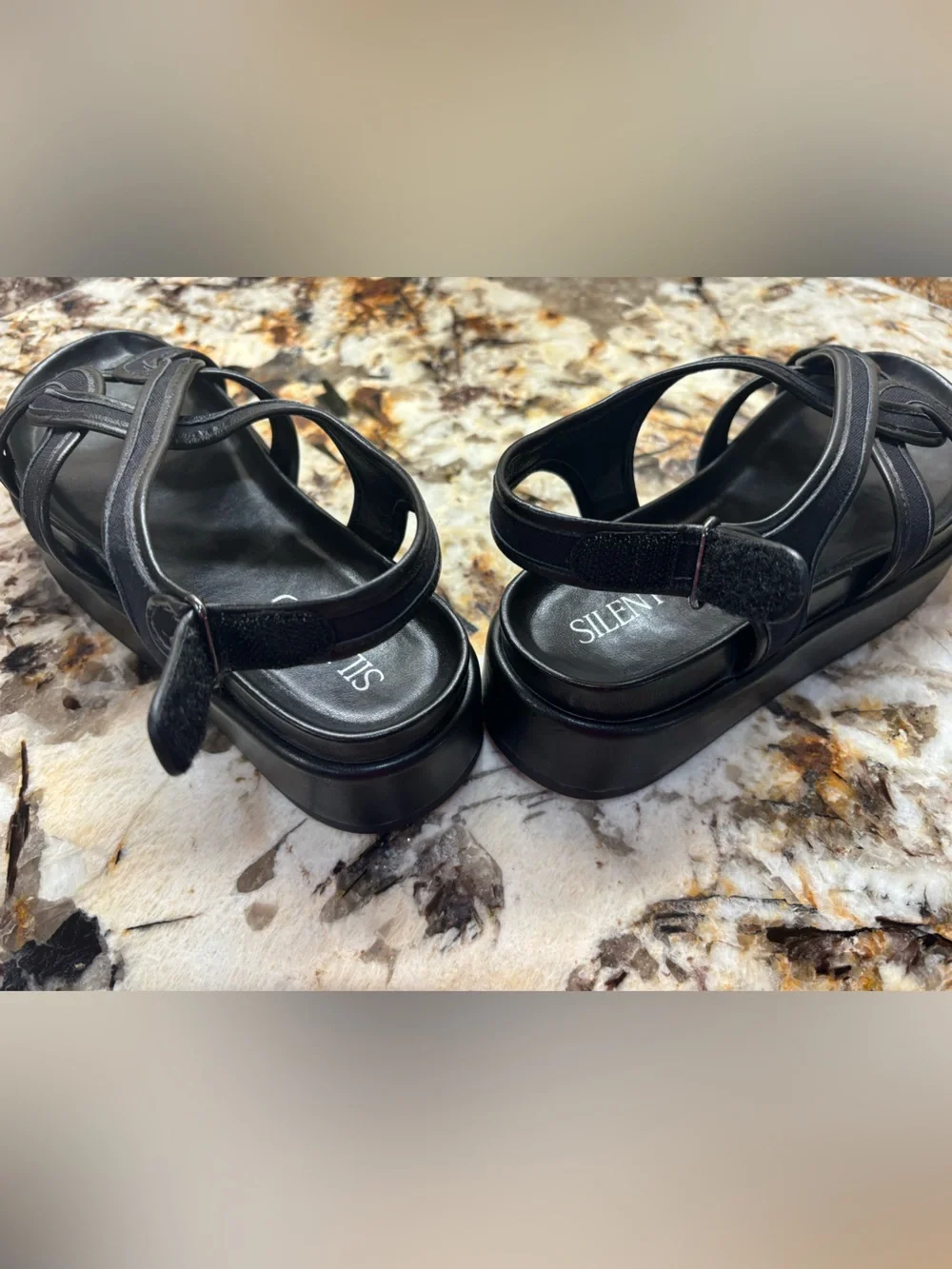 Silent D chic black
